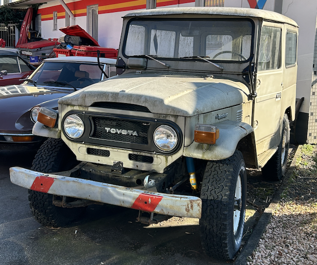 Defekter Toyota-Geländewagen